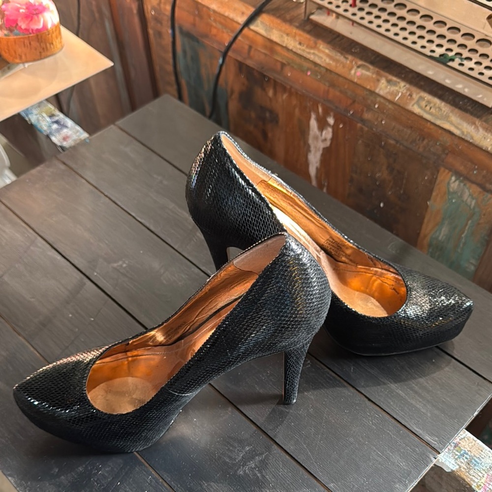 Elegant Black Textured Heels